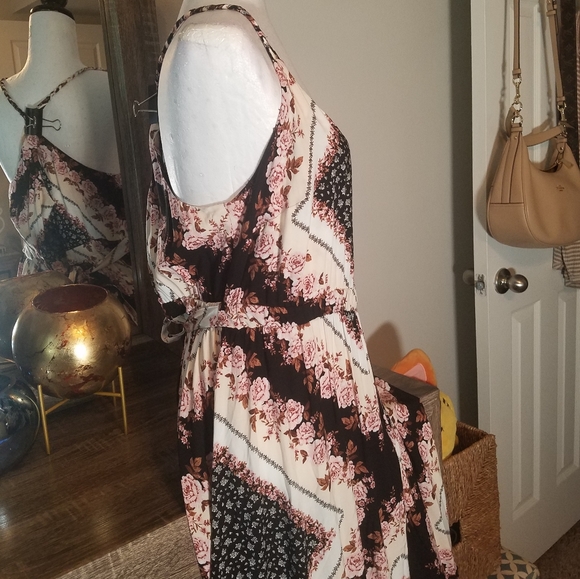**MARKDOWN**Torrid Scarf Print Challis Shirred Hem - Picture 6 of 10